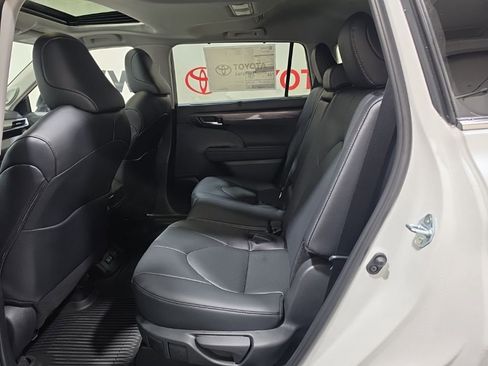 Used 2026 Toyota Highlander Limited AWD/4WD image 20