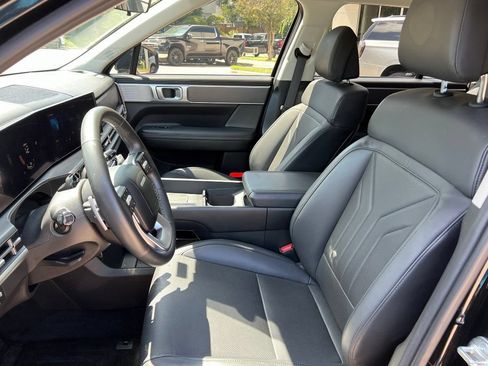 Used 2025 Hyundai Santa Fe SEL FWD image 9