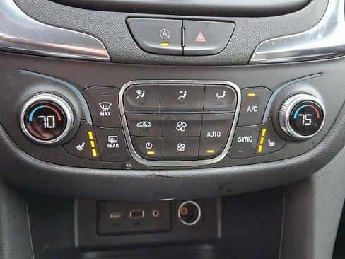 Used 2023 Chevrolet Equinox LT image 16