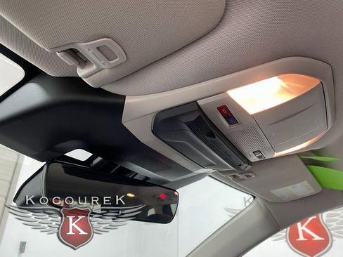 Used 2023 Subaru Ascent Premium w/ Convenience Package image 18