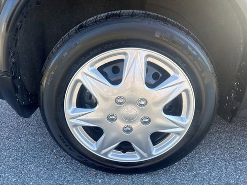 Used 2019 Nissan Rogue S image 12