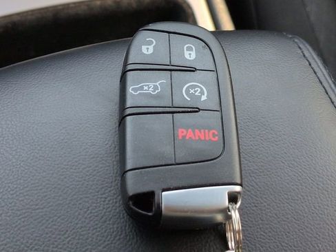 Used 2021 Jeep Grand Cherokee Laredo w/ Security & Convenience Group image 36