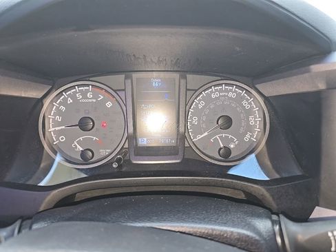 Used 2022 Toyota Tacoma TRD Off-Road w/ Technology Package image 16