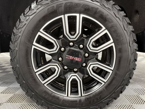Used 2022 GMC Sierra 2500 AT4 w/ AT4 Premium Plus Package AWD/4WD image 37
