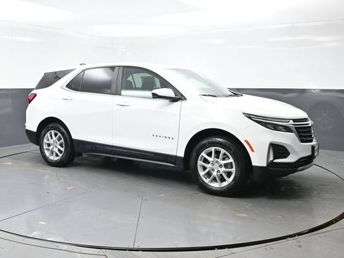 Used 2023 Chevrolet Equinox LT AWD/4WD image 4