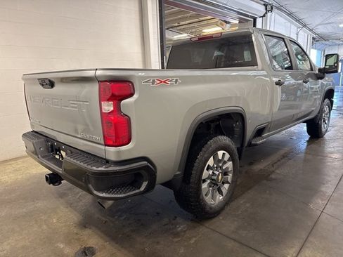 Used 2025 Chevrolet Silverado 2500 Custom w/ Custom Value Package image 4