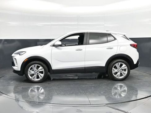 Used 2025 Buick Encore GX Preferred AWD/4WD image 9