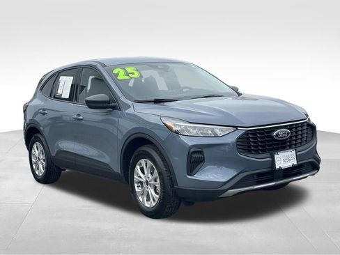 Used 2025 Ford Escape Active w/ Cold Weather Package image 3