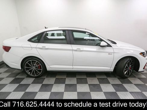 Certified 2025 Volkswagen Jetta GLI Autobahn FWD image 9