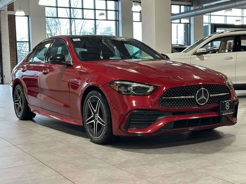 Used 2025 Mercedes-Benz C 300 4MATIC Sedan image 2