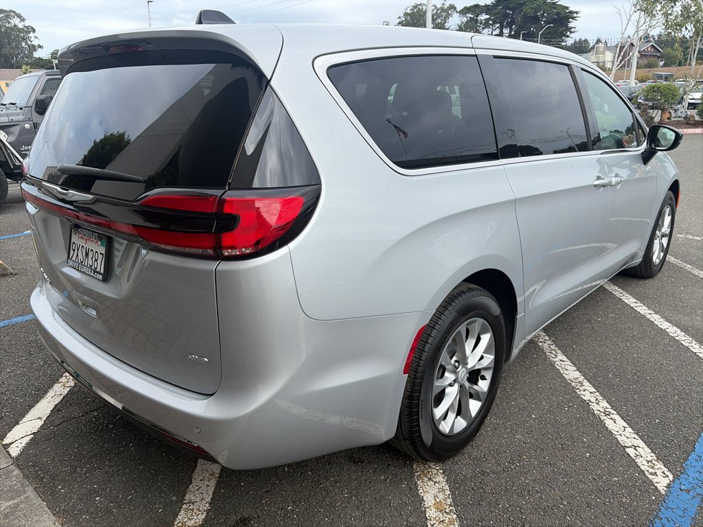 Used 2026 Chrysler Pacifica Select AWD/4WD image 18