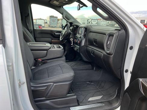 Used 2022 Chevrolet Silverado 2500 LT w/ Fleet Comfort Package image 18