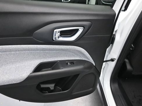 Used 2025 Jeep Compass Sport AWD/4WD image 21