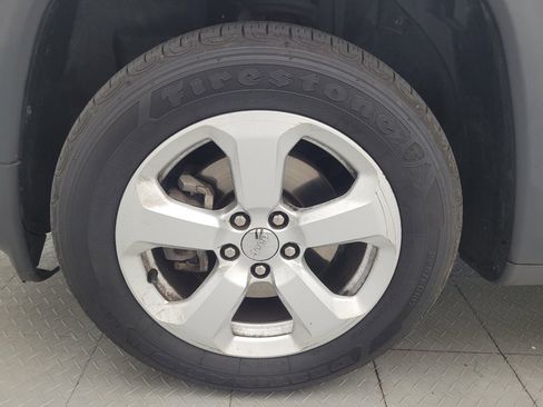 Used 2018 Jeep Compass Latitude FWD image 31