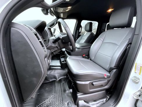 Certified 2024 RAM 3500 Tradesman w/ Chrome Appearance Group image 11