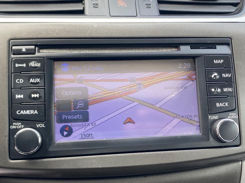 Used 2013 Nissan Sentra SV w/ Premium Pkg FWD image 19