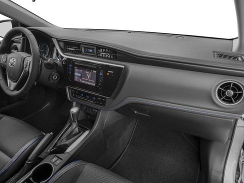 Used 2017 Toyota Corolla SE image 16