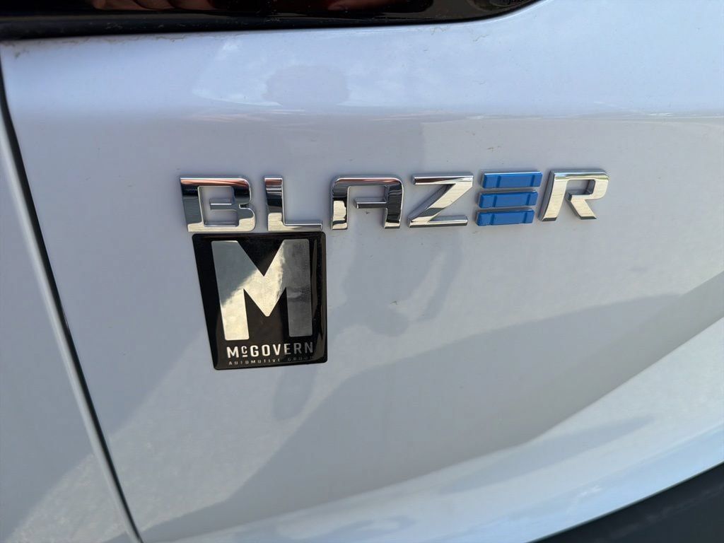 New 2025 Chevrolet Blazer EV LT w/ LPO, All-Weather Mat Package AWD/4WD image 19