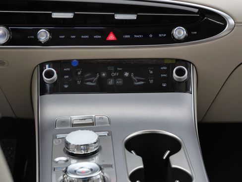 New 2026 Genesis GV70 2.5T Advanced image 8