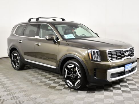 Used 2025 Kia Telluride S AWD/4WD image 4