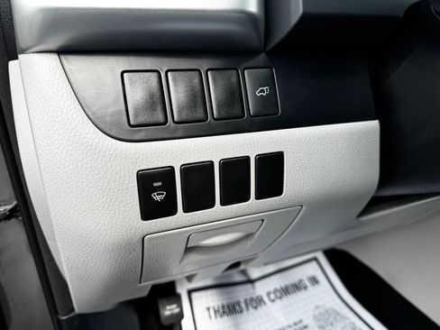 Used 2015 Toyota Highlander Plus AWD/4WD image 30