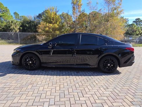 Used 2026 Toyota Camry SE image 8