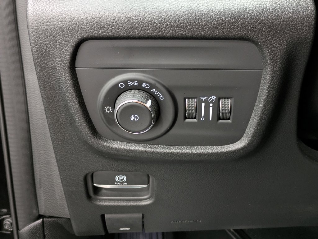 Used 2025 Jeep Grand Cherokee Overland AWD/4WD image 21