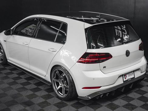 Used 2018 Volkswagen Golf R 4-Door image 35