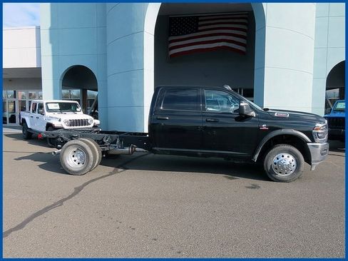 New 2025 RAM 3500 Tradesman image 2