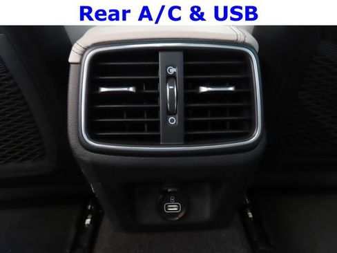 Used 2022 Genesis G70 3.3T RWD image 37