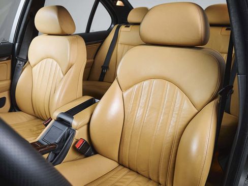 Used 2003 BMW M5 image 39