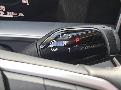 Used 2026 Volkswagen Tiguan SE AWD/4WD image 11