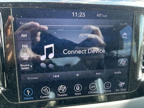 Used 2019 Chrysler Pacifica Touring-L Plus w/ Advanced Safetytec Group image 16