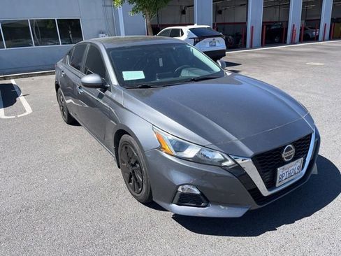 Used 2020 Nissan Altima 2.5 S FWD image 3