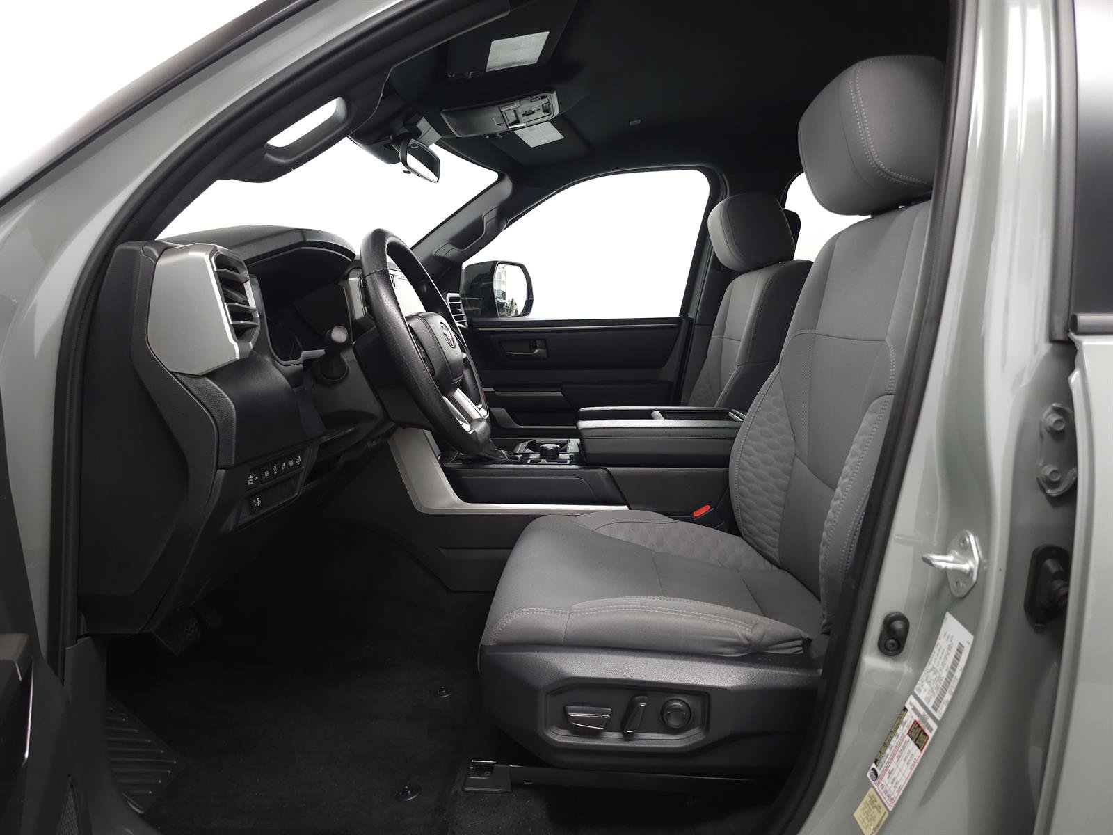 Used 2025 Toyota Tundra SR5 w/ SR5 Convenience Package AWD/4WD image 4