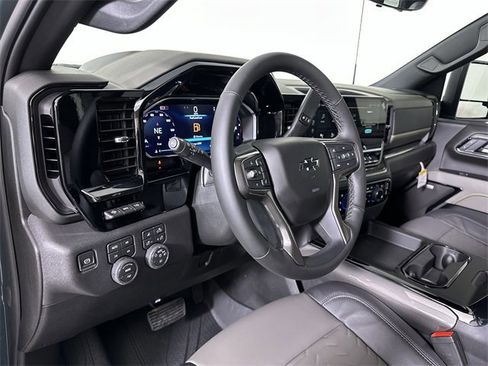 New 2026 Chevrolet Silverado 2500 ZR2 image 9