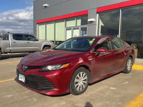 Used 2019 Toyota Camry LE w/ Sunroof Package image 3