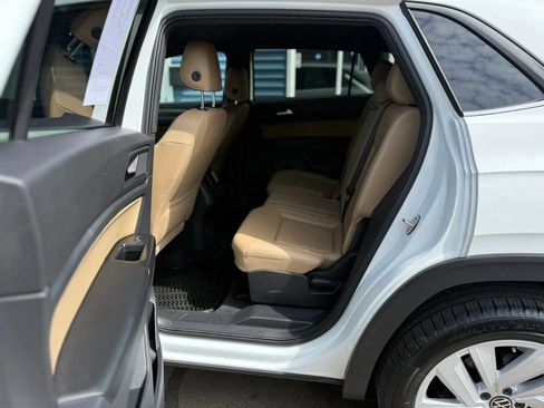 Used 2020 Volkswagen Atlas Cross Sport SE AWD/4WD image 28