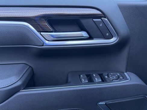 Used 2025 Chevrolet Silverado 1500 LT image 17