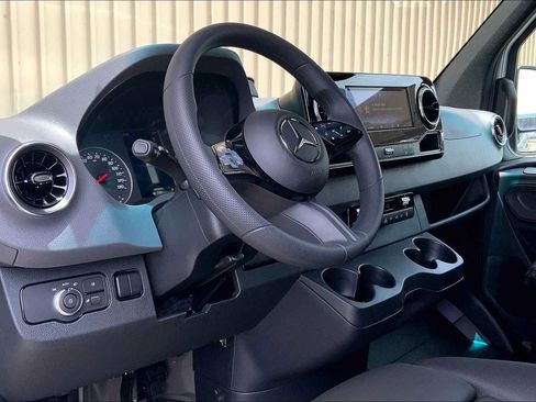 New 2025 Mercedes-Benz Sprinter 2500 image 18