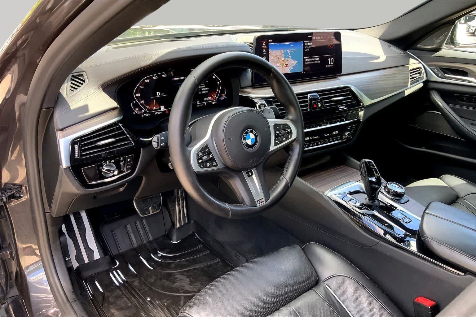 Used 2021 BMW M550i xDrive w/ Executive Package AWD/4WD image 18
