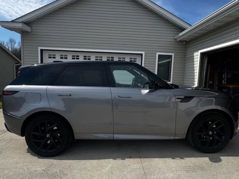 Used 2024 Land Rover Range Rover Sport Dynamic SE image 1