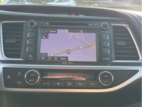 Used 2015 Toyota Highlander Limited AWD/4WD image 20