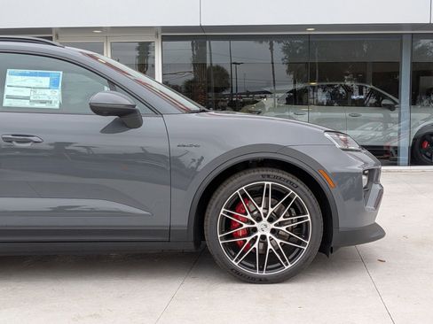 New 2026 Porsche Macan 4S Electric image 11