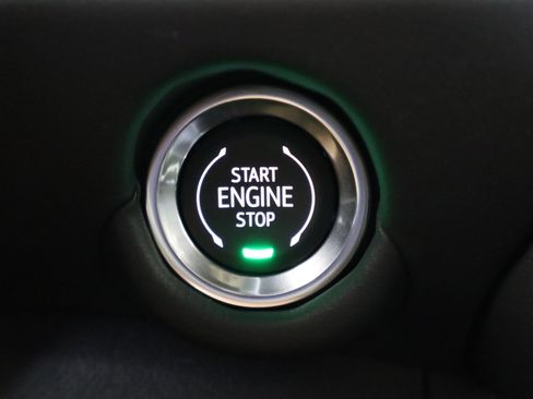 New 2025 Chevrolet Suburban Premier image 34