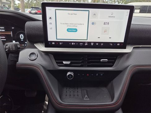 Used 2025 Ford Explorer ST-Line w/ Premium Package image 16