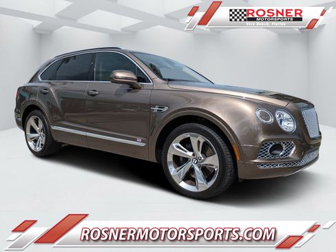 Used 2018 Bentley Bentayga AWD/4WD image 1