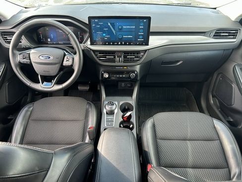 Used 2023 Ford Escape SE w/ Class II Trailer Tow Package image 29