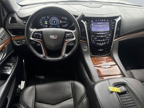 Used 2020 Cadillac Escalade Premium Luxury AWD/4WD image 11