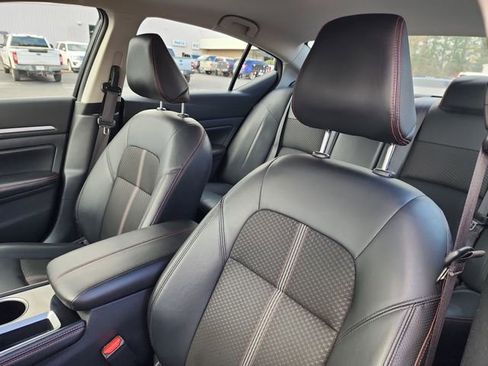 Used 2024 Nissan Altima 2.5 SR image 11